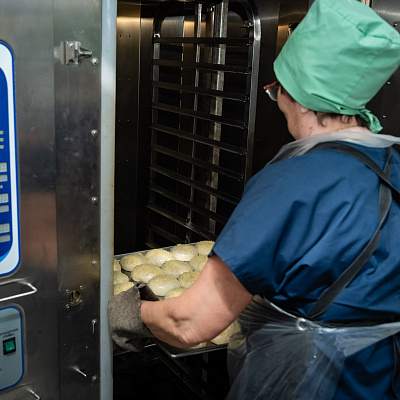 Новая печь — новая вкусная выпечка для школьников!