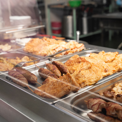 Родительский контроль в Иркутске проверил организацию питания в школах и детских садах. 