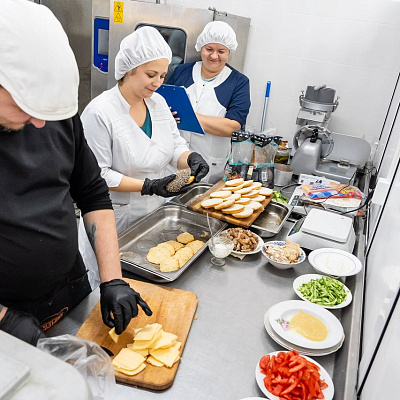 Наши технологи всегда в поиске новых блюд!