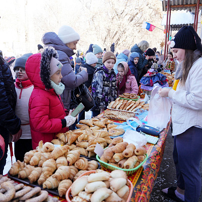 В школе №24 младшие школьники — ученики 2–4 классов — весело и задорно отметили Масленицу.
