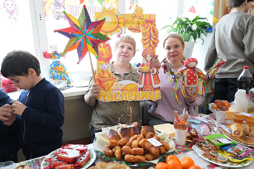 В школе №16 прошла благотворительная ярмарка «Весну встречаем — зиму провожаем»