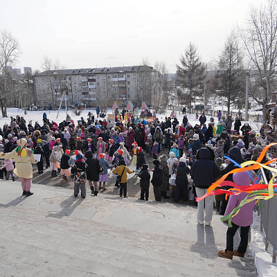 В школе № 5 прошло яркое и душевное мероприятие «Масленица», посвящённое традиционной русской выпечке — кулебяке — и Масленичной неделе 