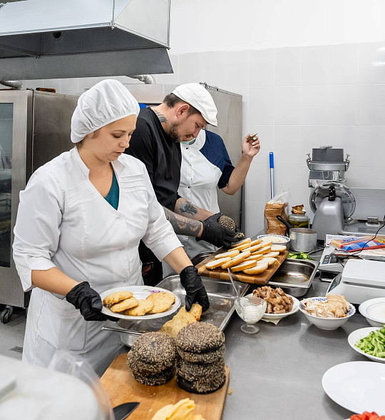 Наши технологи всегда в поиске новых блюд!