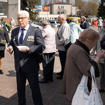 Солдатская каша и память поколений: Иркутск в честь 80-летия Победы