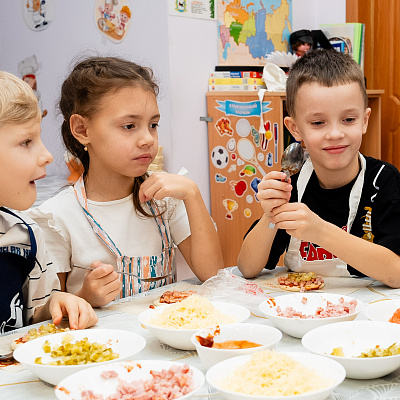 В детском саду №129/1 прошёл увлекательный мастер-класс по приготовлению пиццы 