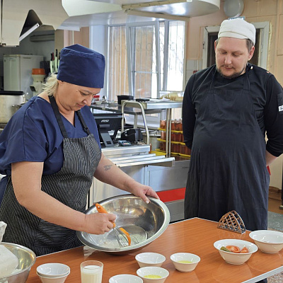 В школе № 67 прошёл увлекательный мастер-класс по приготовлению пиццы!