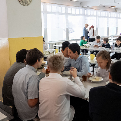 Родительский контроль в Иркутске проверил организацию питания в школах и детских садах. 