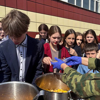 Праздник Победы в школе: память, спорт и солдатская каша