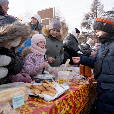 В школе № 5 прошло яркое и душевное мероприятие «Масленица», посвящённое традиционной русской выпечке — кулебяке — и Масленичной неделе 