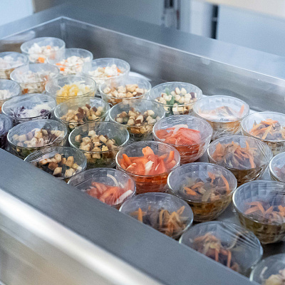 Питание в  столовой СОШ N 64