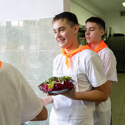 Праздник в школе №5 в преддверии Дня повара!