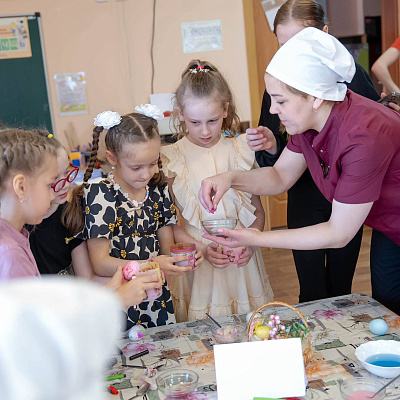  Творческий мастер-класс по украшению куличей и раскрашиванию яиц в детском саду 184