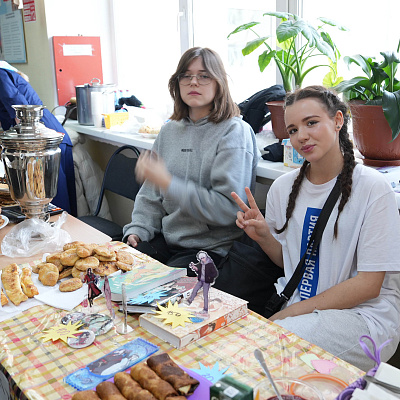 В школе №16 прошла благотворительная ярмарка «Весну встречаем — зиму провожаем»