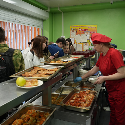 Поздравление поваров гимназии 44!