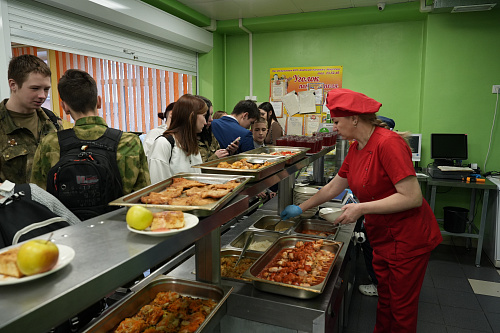 Поздравление поваров гимназии 44!