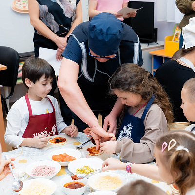 В детском саду №129/1 прошёл увлекательный мастер-класс по приготовлению пиццы 