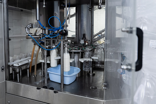 Мы возобновили выпуск молочной продукции.