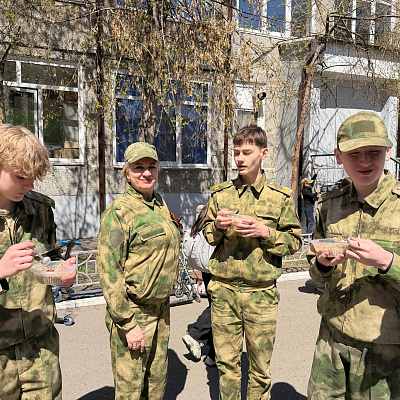 В гимназии №44 прошло праздничное мероприятие, посвящённое 9 Мая — Дню Великой Победы.